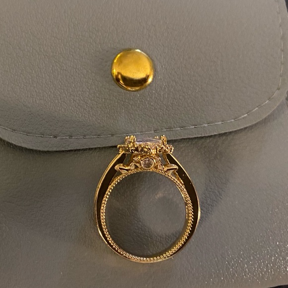 Antique-styled Gold Diamond Ring - Picture 5 of 7